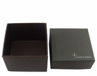 精美首飾就用精美禮盒來(lái)搭配