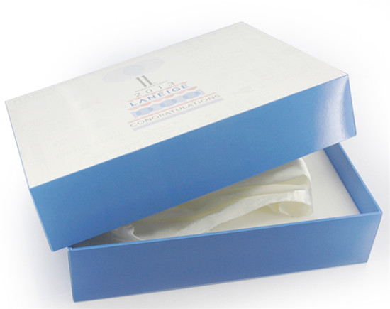 清新優(yōu)雅經(jīng)典化妝品盒設(shè)計